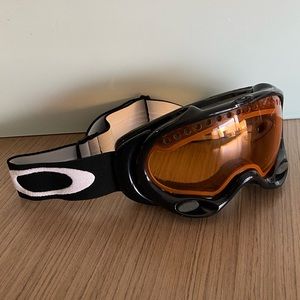 Oakley Snow Goggle with Brand New Lenses